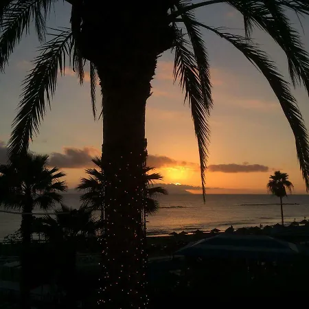 Colina Blanca Tenerife. アデヘ