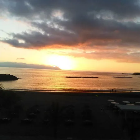 Colina Blanca Tenerife. アパート *